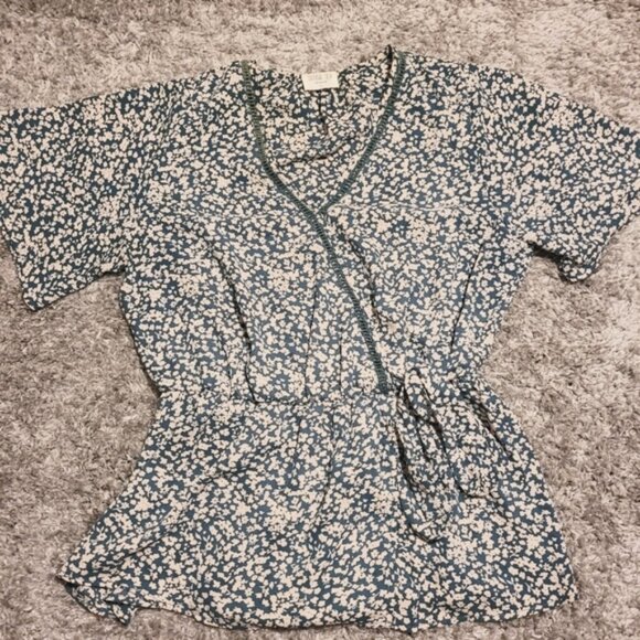 Sienna Sky Flora Wrap top - Picture 1 of 2